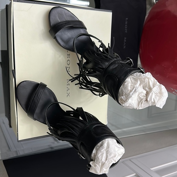 PRICE DROP NWT $70 Leon Max | Black Leather Sandals - SZ 8| 38.5 - Picture 2 of 6